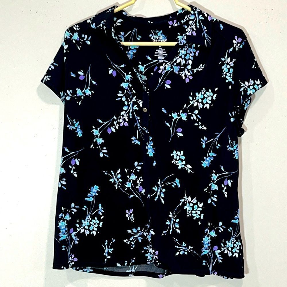 Beautiful Floral Print Dress Shirt By Croft & Barrow. Size Petite Large.